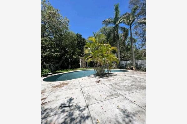 Foto de inmueble en conocida, Col. Miraval C.P. 62270, Cuernavaca