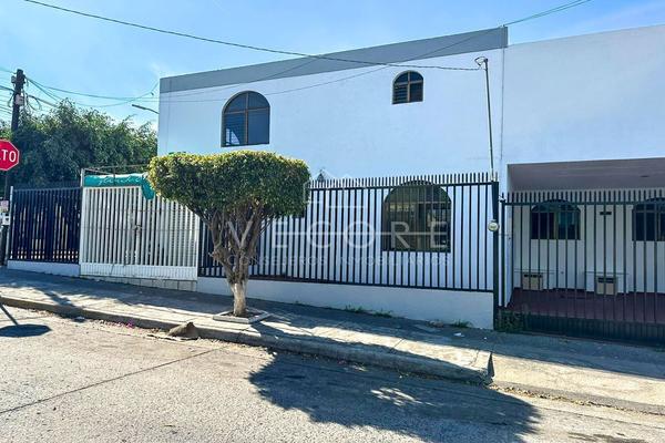 Foto de inmueble en Constitución, Col. Residencial Revolución C.P. 45580, San Pedro Tlaquepaque