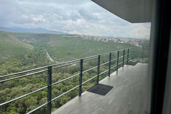 Foto de inmueble en Cordillera del Marquez, Col. Lomas 4a Sección C.P. 78216, San Luis Potosí