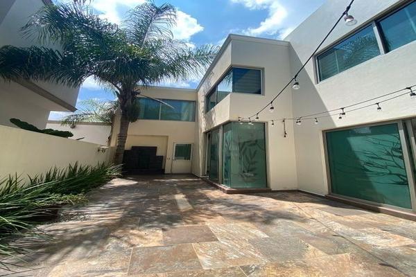 Foto de inmueble en Coto 2, Col. Jardín Real C.P. 45136, Zapopan