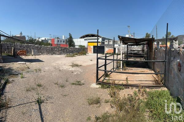 Foto de inmueble en Coyote #220, Col. Granjas Banthi C.P. 76805, San Juan del Río