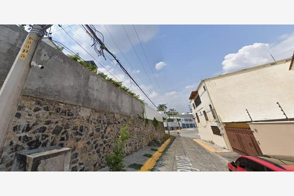 Foto de inmueble en COYUCA #00, Col. Condominios Bugambilias C.P. 62144, Cuernavaca