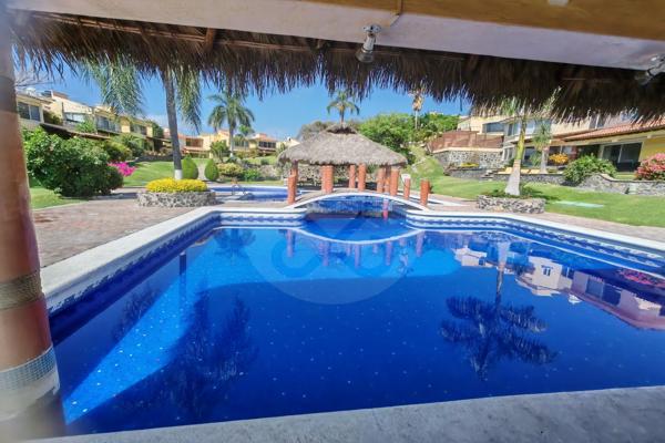 Foto de inmueble en Coyuca 2, Col. Burgos Bugambilias C.P. 62584, Temixco