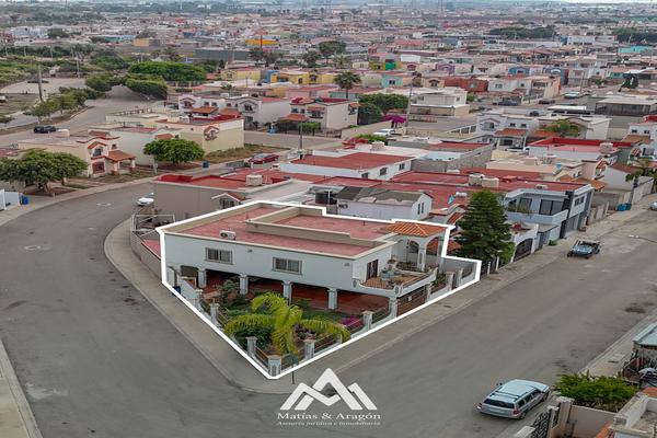 Foto de inmueble en cresencio, Col. Villas del Rey C.P. 22785, Ensenada