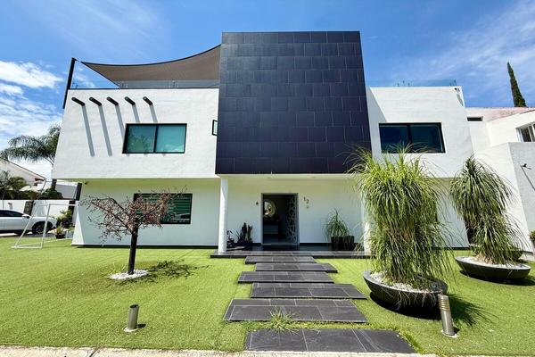 Foto de inmueble en Crisantemos, Col. Jardín Real C.P. 45136, Zapopan