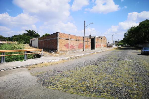 Foto de inmueble en Cristóbal Colón #421, Col. Los Viveros C.P. 28070, Colima