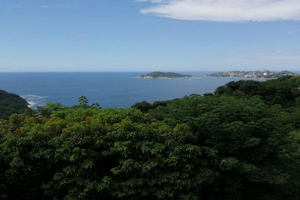 Foto de inmueble en CROTOS, Col. Las Brisas 1 C.P. 39888, Acapulco de Juárez