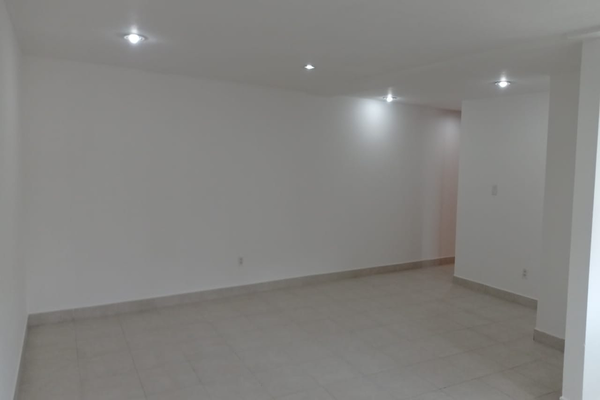 Foto de inmueble en Crsitobal Colón, Col. Villa Tlalpan C.P. 14630, Tlalpan