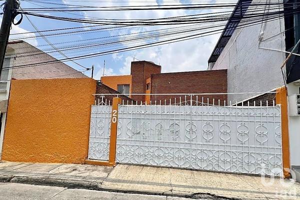 Foto de inmueble en Cruz del Centurión #120, Col. Santa Cruz del Monte C.P. 53110, Naucalpan de Juárez