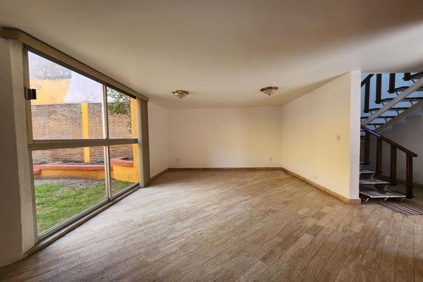 Foto de inmueble en Cruz del Centurión, Col. Santa Cruz del Monte C.P. 53110, Naucalpan de Juárez