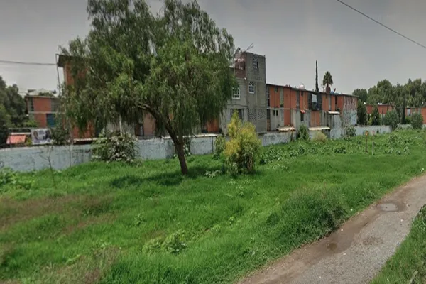 Foto de inmueble en Ct. fuentes #50 MANZANA II-LT. 15, Col. Tulpetlac C.P. 55100, Ecatepec de Morelos