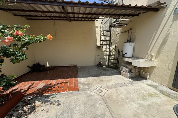 Foto de inmueble en Cuatemotzin, Col. Centro C.P. 62760, Emiliano Zapata
