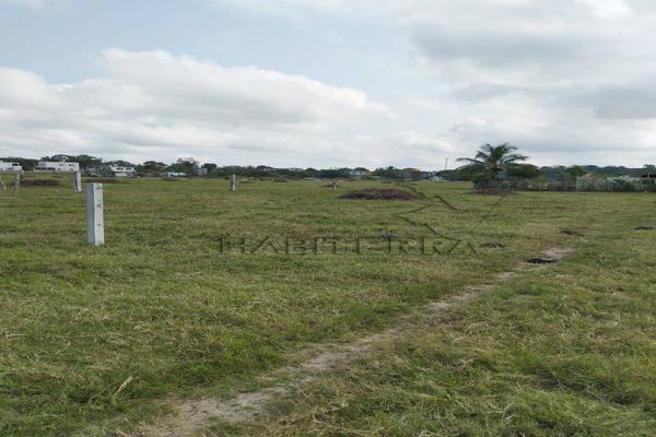 Foto de inmueble en CUATRO SUR, Col. Manlio Fabio Altamirano C.P. 92770, Tuxpan