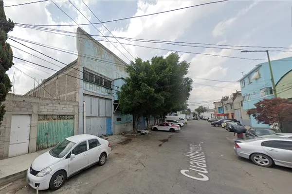 Foto de inmueble en CUAUHTEMOC #32, Col. Santa María Aztahuacan Ampliación C.P. 09500, Iztapalapa