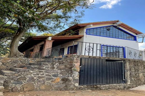 Foto de inmueble en Cuencuentepec, Col. Santiago Tepetlapa C.P. 62526, Tepoztlán