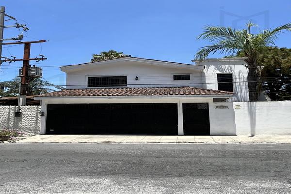 Foto de inmueble en Cumbres 2 Sector, Col. Las Cumbres 2 Sector C.P. 64610, Monterrey
