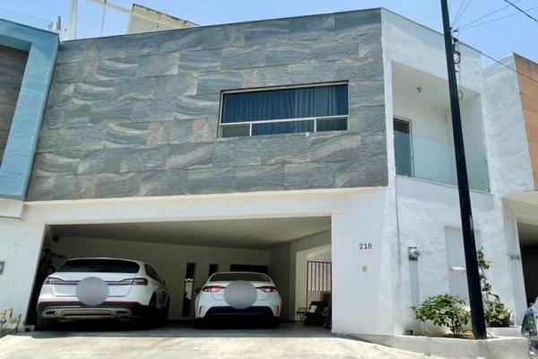 Foto de inmueble en Cumbres Francesas, Col. Cumbres del Valle C.P. 64650, Monterrey