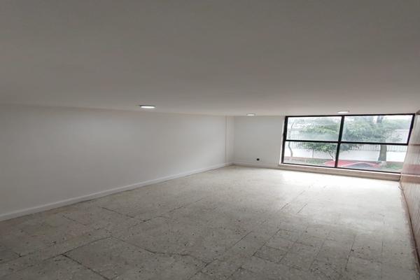Foto de inmueble en plutarco elias calles  #660, Col. Zapotla C.P. 08610, Iztacalco