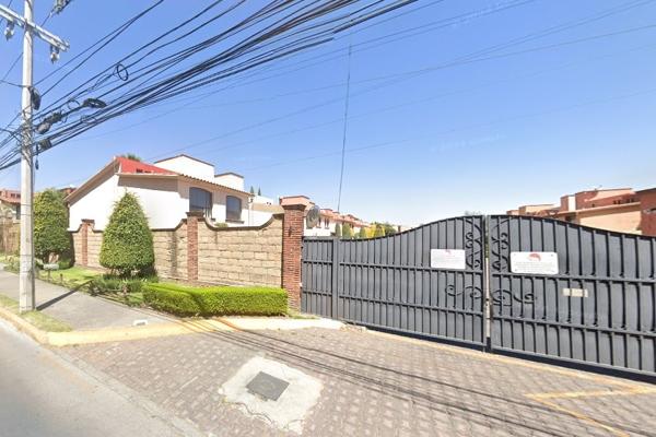 Foto de inmueble en Calle Leona Vicario, Col. San Francisco Coaxusco C.P. 52158, Metepec