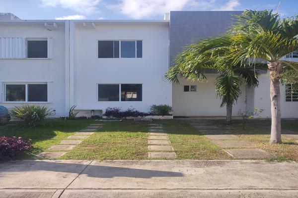 Foto de inmueble en Cerrada Uva, Col. Los Olivos C.P. 77714, Solidaridad