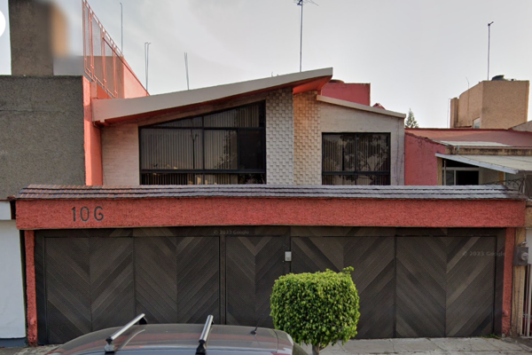 Foto de inmueble en Avenida Paseo del Bosque, Col. Paseos de Taxqueña C.P. 04250, Coyoacán