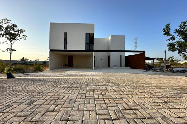 Foto de inmueble en Calle 24, Col. Temozon Norte C.P. 97302, Mérida