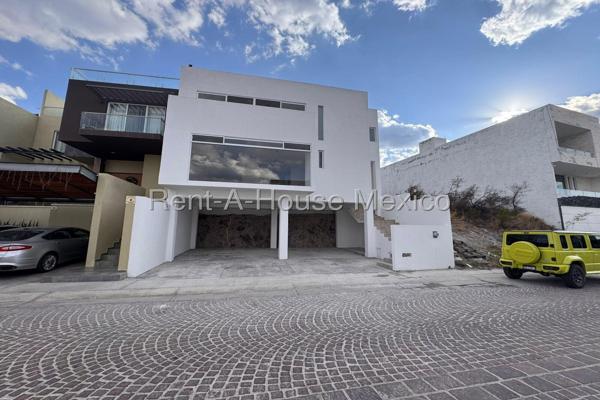 Foto de inmueble en Cumbres del Lago, Col. Jurica La Solana C.P. 76230, Querétaro