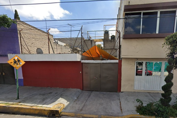 Foto de inmueble en General Donato Bravo Izquierdo  #141, Col. Constitución de 1917 C.P. 09260, Iztapalapa
