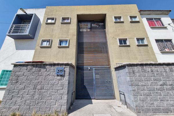 Foto de inmueble en CDA DE ARAUCARIA HDA LOS ENCINOS ZUMPANGO  31091343237, Col. Hacienda los Encinos C.P. 55635, Zumpango