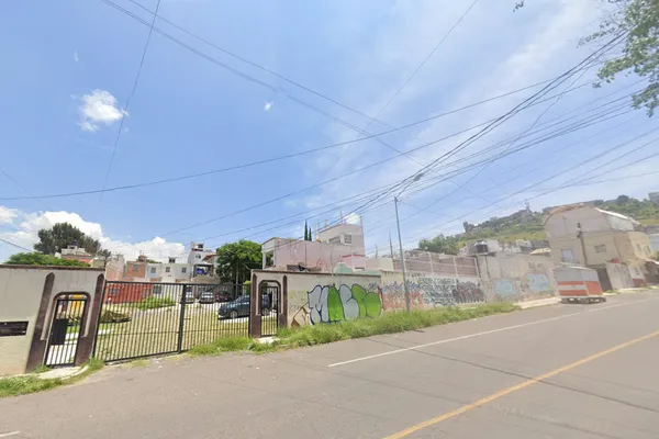 Foto de inmueble en DE LA AMARGURA #152, Col. Lomas de San Pedrito C.P. 76148, Querétaro