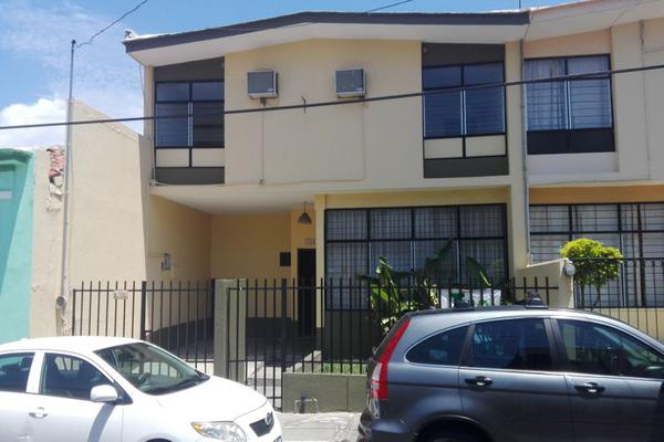 Foto de inmueble en De la Vega #246, Col. Colima Centro C.P. 28000, Colima