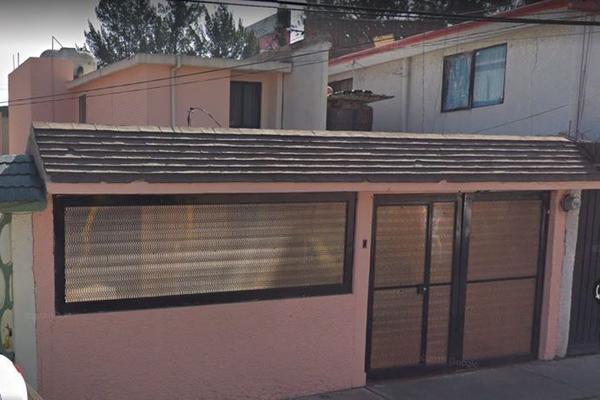 Foto de inmueble en DE LOS FRESNOS, Col. Villa de las Flores 1a Sección (Unidad Coacalco) C.P. 55710, Coacalco de Berriozábal