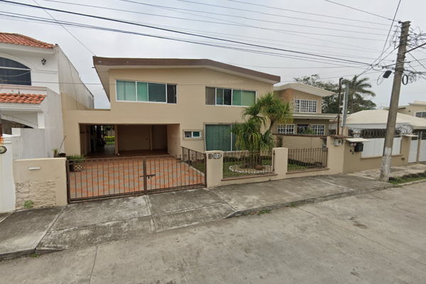 Foto de inmueble en Rio Jamapa, Col. Jardines de Tuxpan C.P. 92890, Tuxpan