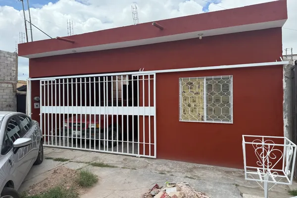 Foto de inmueble en Del abasto #365, Col. Rincón de La Merced C.P. 27294, Torreón
