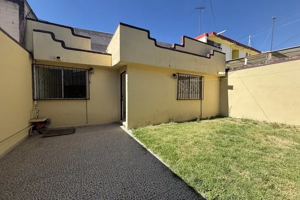 Foto de inmueble en Del encino #12, Col. Los Viveros C.P. 72150, Puebla
