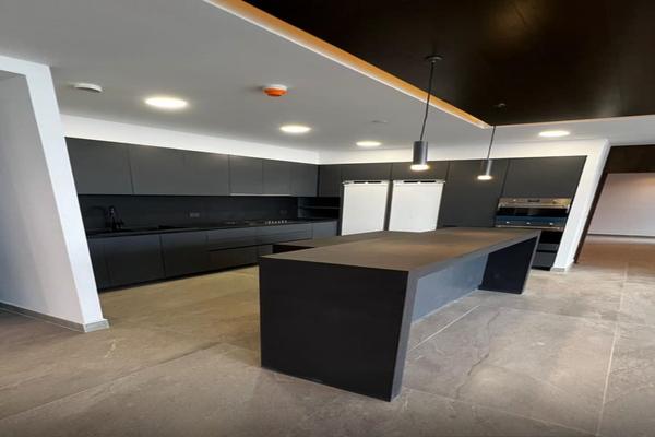 Foto de inmueble en  , Col. Del Paseo Residencial C.P. 64920, Monterrey
