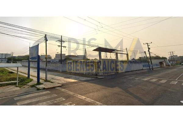 Foto de inmueble en , Col. Del Valle C.P. 92875, Tuxpan