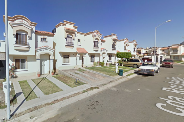 Foto de inmueble en Cerrada Rochelle, Col. Los Pinos C.P. 85456, Guaymas
