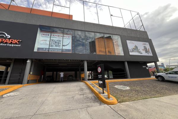 Foto de inmueble en Diagonal Golfo de Cortez, Col. Vallarta Norte C.P. 44690, Guadalajara