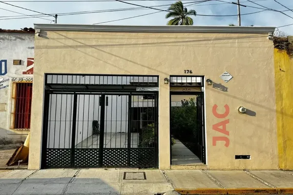 Foto de inmueble en DR MIGUEL GALINDO #176, Col. Colima Centro C.P. 28000, Colima