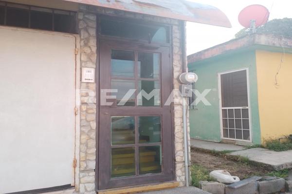 Foto de inmueble en E. CASTÁN CÚZMAN, Col. 2 de Junio C.P. 89327, Tampico