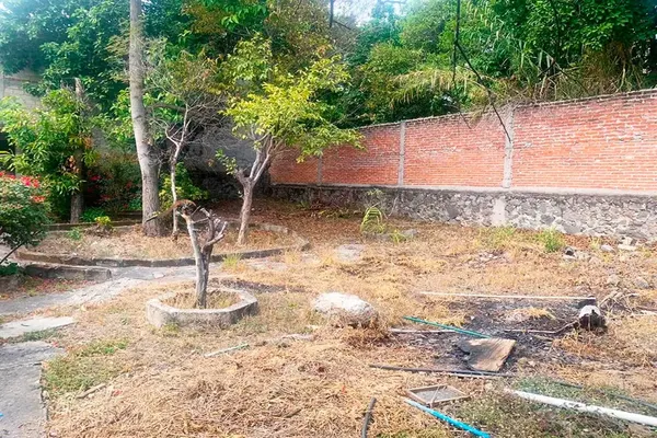 Foto de inmueble en E #V, Col. Xochitepec Centro C.P. 62790, Xochitepec