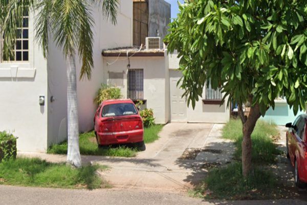 Foto de inmueble en Avenida 70 Aniversario #16 MZ VIII, Col. Jacarandas C.P. 85880, Navojoa