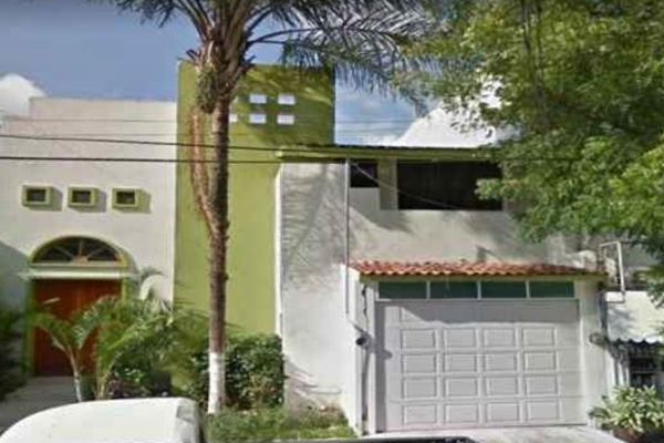 Foto de inmueble en Av. Universidad, Col. Menchaca C.P. 63150, Tepic