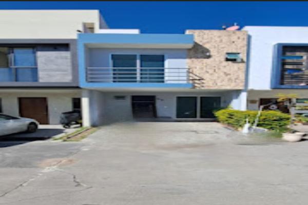 Foto de inmueble en Villas de Zapopan, Zapopan, Jal. #Circuito tulipanes, Col. Villas de Zapopan C.P. 45130, Zapopan
