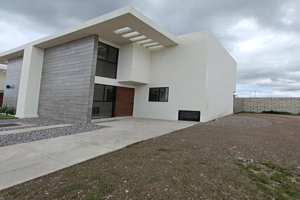 Foto de inmueble en jardin de las flores 730 Pozos, 78421 San Luis Potosí, S.L.P., Col. Villa de Pozos C.P. 78421, San Luis Potosí