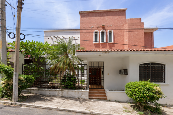 Foto de inmueble en Monte Blanco 32, Hornos Insurgentes, 39350 Acapulco de Juárez, Gro. #32, Col. Hornos Insurgentes C.P. 39350, Acapulco de Juárez
