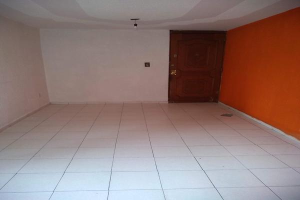 Foto de inmueble en Francisco Villa #200, Col. Ampliación El Triunfo C.P. 09438, Iztapalapa