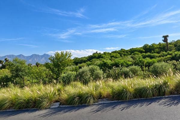 Foto de inmueble en Av Paseo de los Leones, Cumbres 1º Sector, Monterrey, N.L., Col. La Finca C.P. 64000, Monterrey
