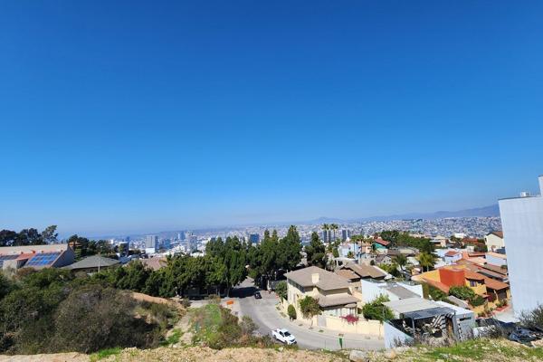 Foto de inmueble en Av Del Bosque, Jardinesde Chapultepec, Tijuana, B.C., Col. Chapultepec 9a Sección C.P. 22020, Tijuana